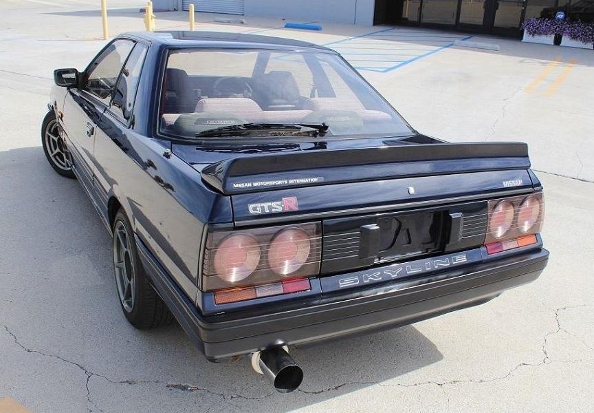 Matchbox Collector 1987 Nissan Skyline GTS-R 1:64 - Rossa - Edizione 2025